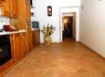 pavimento-cucina-carteggiato